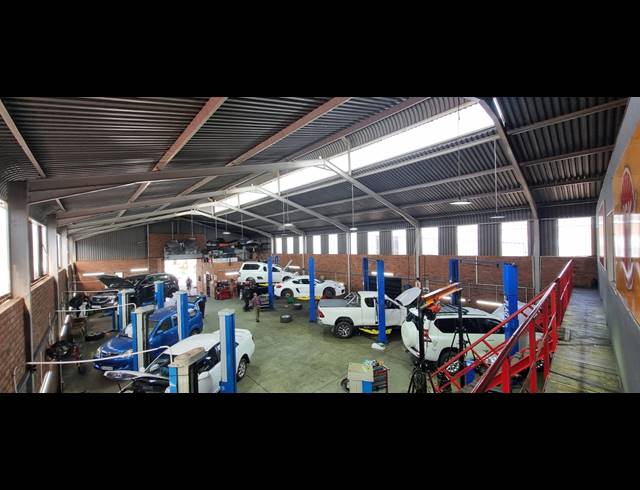 600M² WAREHOUSE FOR SALE IN KRUGERSDORP CENTRAL